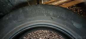 Pneu 235/60R18 - 2