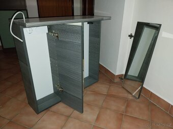 Zrcadlová skříňka - 2