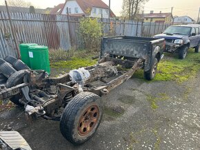 Prodám na Nissan Navara D40 4 dveř 2,5 nafta - 2