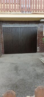 Prodej dvougeneračního řadového rodinného domu - 2