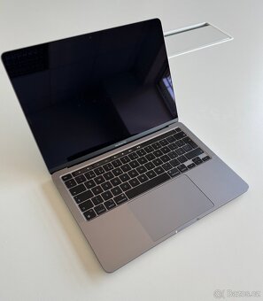 MacBook Pro 2022 M2 8GB - 2
