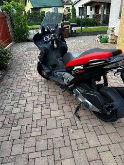 Aprilia SR Max 300 pouze 8000 km - 2
