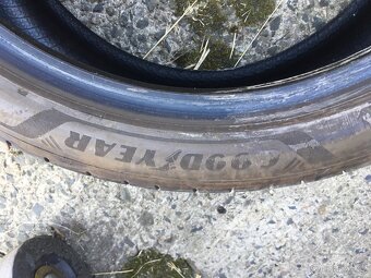 Goodyear 245/40R19 - 2