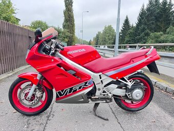 Honda vfr 750 ( rc36 ) - 2