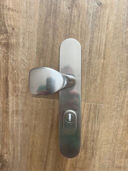 Nerezové bezpečnostní kování - 2