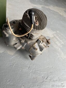 Motor CZ 175/502 Prase - 2