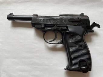 Expanzní pistole Walter P38 - 2
