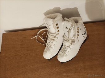 Lední brusle - dívčí, vel. 36, prodej - 2