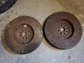 Setrvačník alfa romeo 156 2.5 v6 - 2