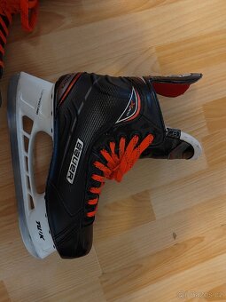 Brusle Bauer Vapor X400 - 2
