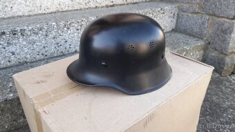 Stará německá helma - 2