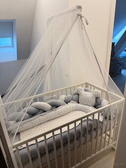 Dětská postýlka IKEA 120×60 cm + matrace Träumeland + výbava - 2