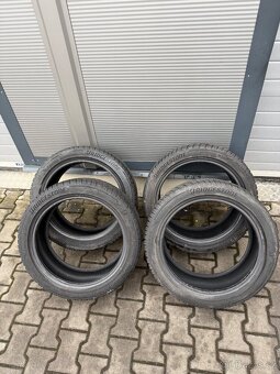 Zimní pneu 235/45 18 - 2