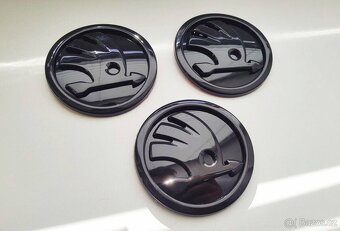Skoda cerny znak cerne loga emblemy - 2