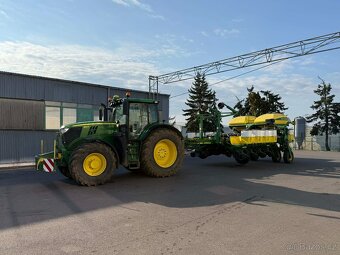 12 řádkový secí   stroj  john  deere1770NT - 2