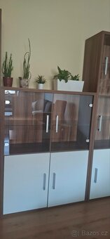 Obývací stěna s konferenčním stolkem - 2