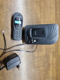 Starý bezdrátový telefon Sagem - 2