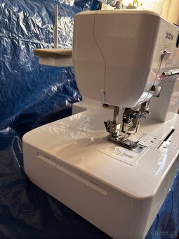 spodem i vrchem krycí coverlock Brother CV3550 - 2