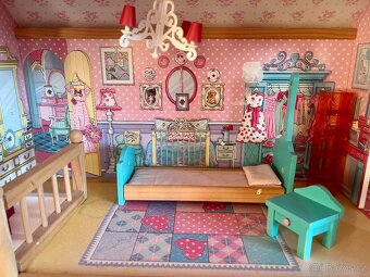 Domeček pro panenenky Barbie - 2