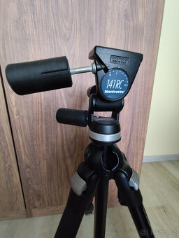 manfrotto 055PROB + manfrotto 141RC + 200PL 14 QR - 2