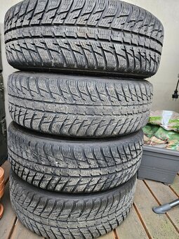 SUV 4x kola zimní Nokian 215/65 R17 103H XL - 2