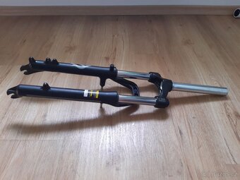Odpružená vidlice 26" zdvih 80mm - 2