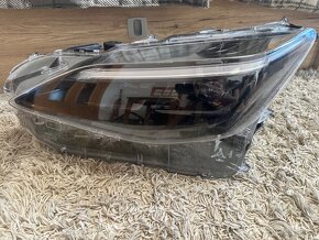 Led světlo TOYOTA YARIS CROS 2022 - 2