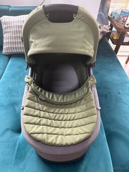 Prodám vaničku hlubokého kočárku značky Britax - 2