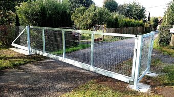 Samonosná brána výška 125cm výplň 3D pletivo - 2