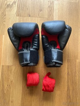Boxerské rukavice MMA Everlast 12 OZ bandáže - 2