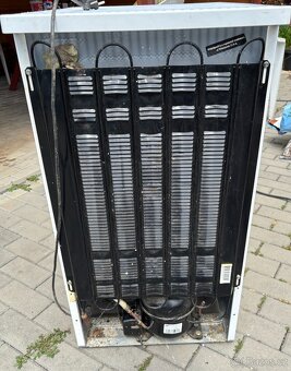 Prodám lednici Whirlpool ARC 0060 – plně funkční - 2