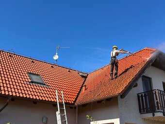 Čištění střech, fasád, dlažeb, FVE panelů - Kolín - 2