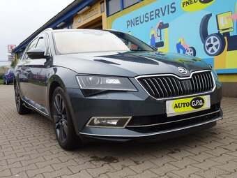 Škoda Superb 2.0 TDi Combi Sport Line - 2