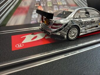 Autodráha carrera D132 auto Mercedes - 2