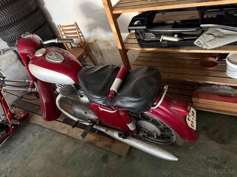 Jawa 250/353 po starší renovaci, pojízdná - 2