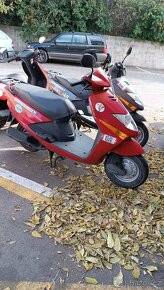 Justscoo. Pronájem (pujčovna) skútrů. 1500 Kč týden. - 2