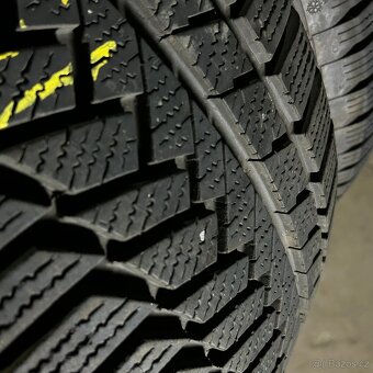 Zimní pneu 235/55 R17 103V Continental 6,5mm - 2