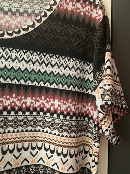 ÚPLETOVÉ ŠATKY S ORIENTÁLNÍM VZOREM, vel:46 - 2