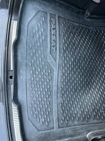 Plastová vana do kufru VW Passat limuzína - originální - 2
