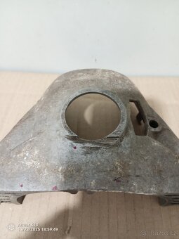 Jawa 350 pérák nebo Ogar kryt karburace poškozený - 2