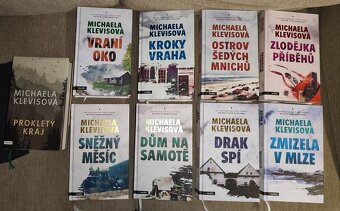 Devět vynikajících detektivek od Michaeli  Klevisové - 2