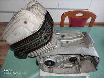 ČZ 250/471 - polomotor - kartery - nové - uloženka - 2