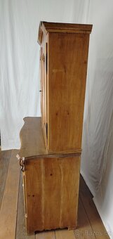 Starožitný kuchyňský kredenc - 2