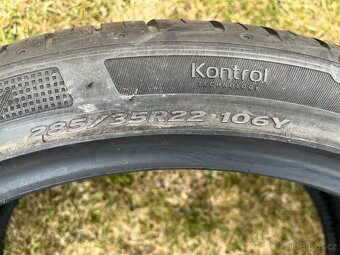 Letní pneu 285/35 R22 - 2