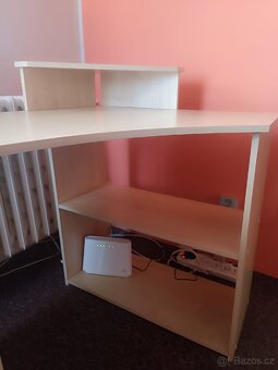 Kancelářský stůl - 2