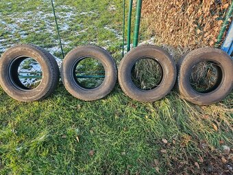 Pirelli CARRIER 215/75 R16 - 2