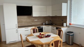 Pronájem 3+kk, 96 m² + balkón, u metra B - Hůrka - 2