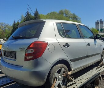 nd ze škoda fabia 2, 1.2.HTP 44kW, stříbrná - 2