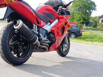 Honda vfr800 fi - 2