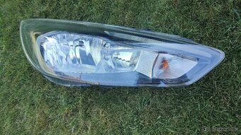Ford Focus III MK3 - prave svetlo lampa - 2